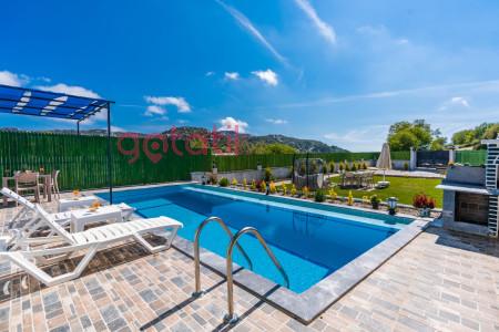 Villa Ömür, Doğa İçerisinde, Jakuzili, Korunaklı Lüks Villa 1