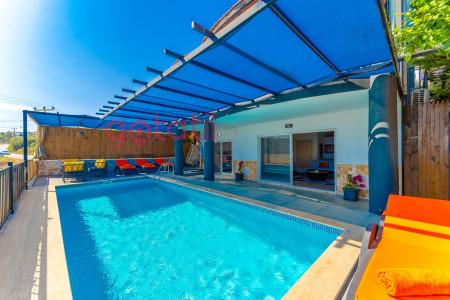 Villa Meftun, Deniz Manzaralı, Jakuzili, Dört Kişilik Villa 1