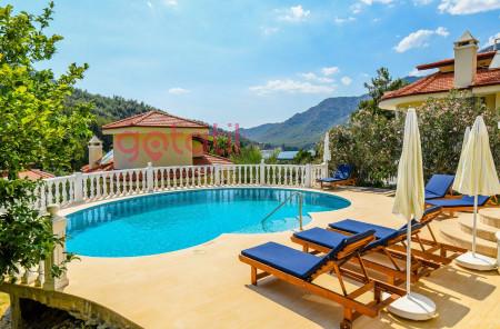 Villa Kuzey, Geniş Yüzme Havuzlu, Manzaralı Lüks Villa 3