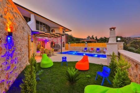 Villa Sandal-1, Çift Jakuzili, Isıtmalı Havuzlu, Hamam ve Saunalı Lüks Villa 3