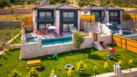 Villa Sandal-4, Çift Jakuzili, 2 Odalı ve Korunaklı 1
