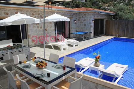 Villa Pepino, 2 Odalı, Isıtmalı Kapalı ve Jakuzili Havuzlu Villa 1