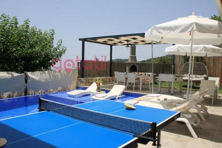Villa Pepino, 2 Odalı, Isıtmalı Kapalı ve Jakuzili Havuzlu Villa 2