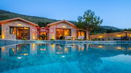 Villa Cazibe, Doğa İçerisinde, Jakuzili, Çocuk Parklı Muhteşem Villa 1