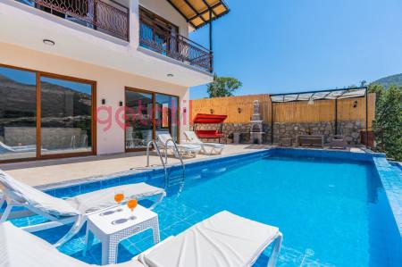 Villa Helino, Doğa İçinde, Geniş Havuzlu Lüks Villa 1