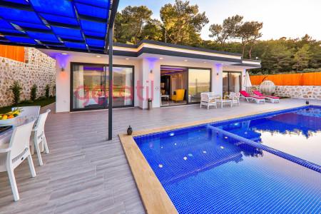 Villa Roro-1, Muhafazakar Yüzme Havuzlu, Jakuzili Lüks Villa 1