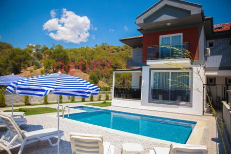 Villa İron-2, Dokuz Kişilik, Geniş Havuzlu, Manzaralı Villa 1