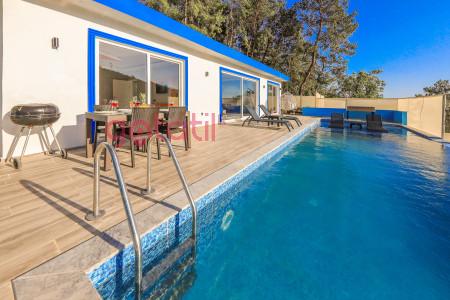 Villa Theo-2, Günbatımı Manzaralı, Korunaklı Havuzlu Villa 1