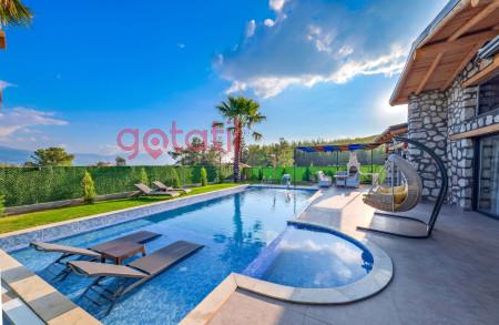 Villa Kalben, Jakuzili, Muhteşem Manzaralı Lüks Villa 1