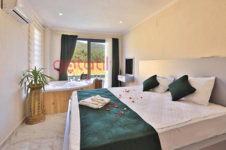 Villa Helen-3, Kalkan'da, Jakuzili Lüks Villa 3