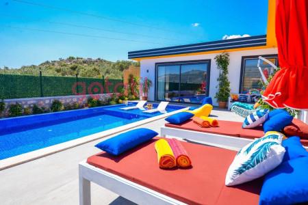 Villa Karnaval, Korunaklı Havuzlu, Jakuzili, Sinema Odalı Villa 1