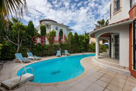 Villa Lirik, Muhafazakar Havuzlu, Denize Yakın Konumda Lüks Villa 2