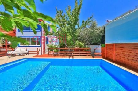 Villa Miran, Muhafazakar Yüzme Havuzlu, Doğa İçerisinde Villa 1