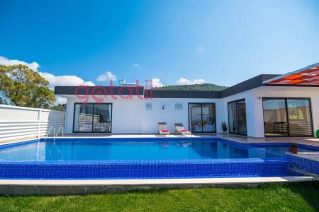 Villa Nar, Isıtmalı ve Korunaklı Havuzlu, Doğa İçerisinde Lüks Villa 2