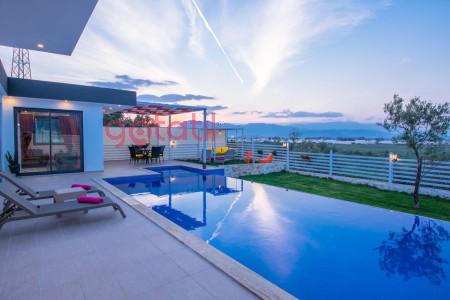 Villa Nar, Isıtmalı ve Korunaklı Havuzlu, Doğa İçerisinde Lüks Villa 1
