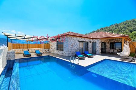Villa Pikan, Geniş Havuzlu, Doğa İçerisinde Muhafazakar Villa 1