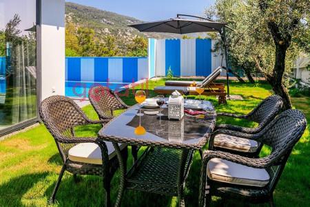 Villa Safran-3, Korunaklı Yüzme Havuzlu, Doğa İçerisinde Villa 2