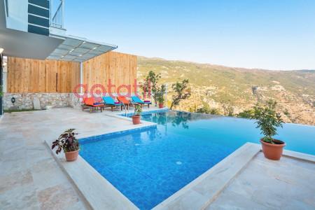 Villa Zuma-2, Deniz Manzaralı, İki Ayrı Havuzlu Muhafazakar Villa 2